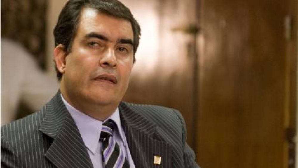 Ahora, los senadores del FV defienden al ministro Gordillo