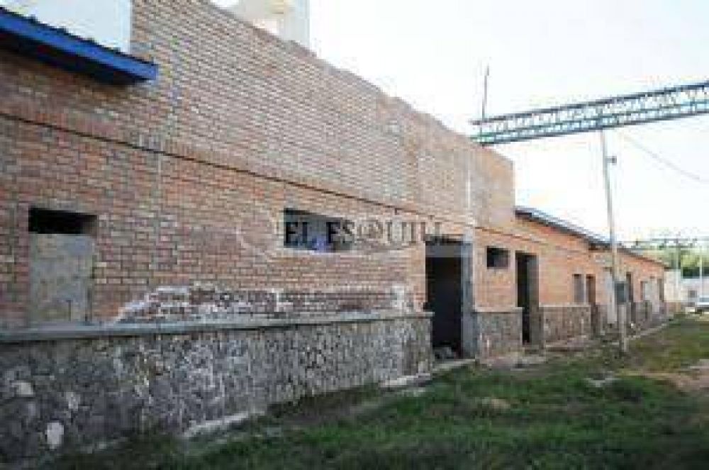 La renuncia de directores de �rea reaviva el malestar en Salud