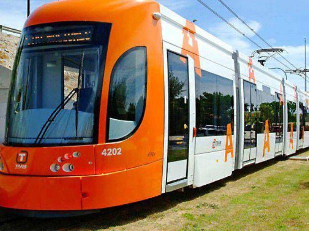 Bonfatti convocar� a los intendentes para avanzar con el plan del tranv�a metropolitano