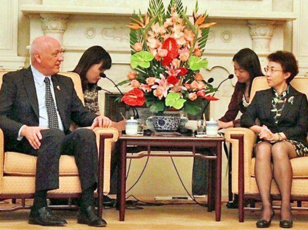 La provincia dio otro paso para extender un puente con las empresas locales
