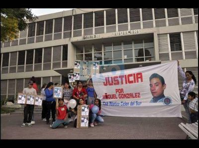 Se movilizaron al cumplirse un a�o del asesinato de Miguel Gonz�lez