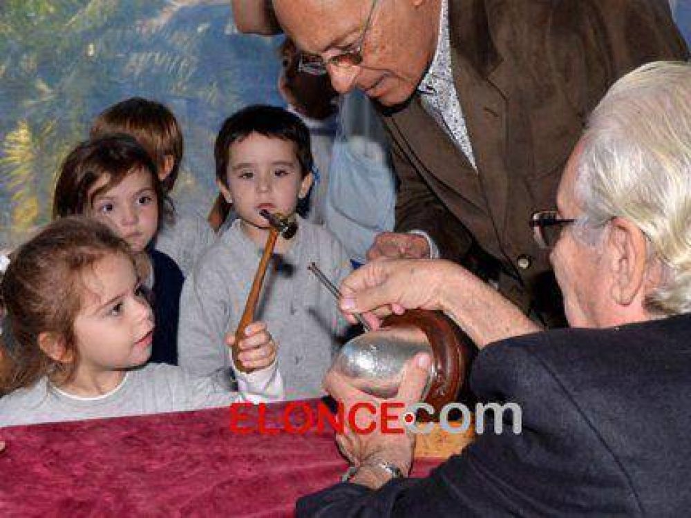 Pallarols en Paran�: �Entre todos estamos haciendo el c�liz� para el Papa Francisco