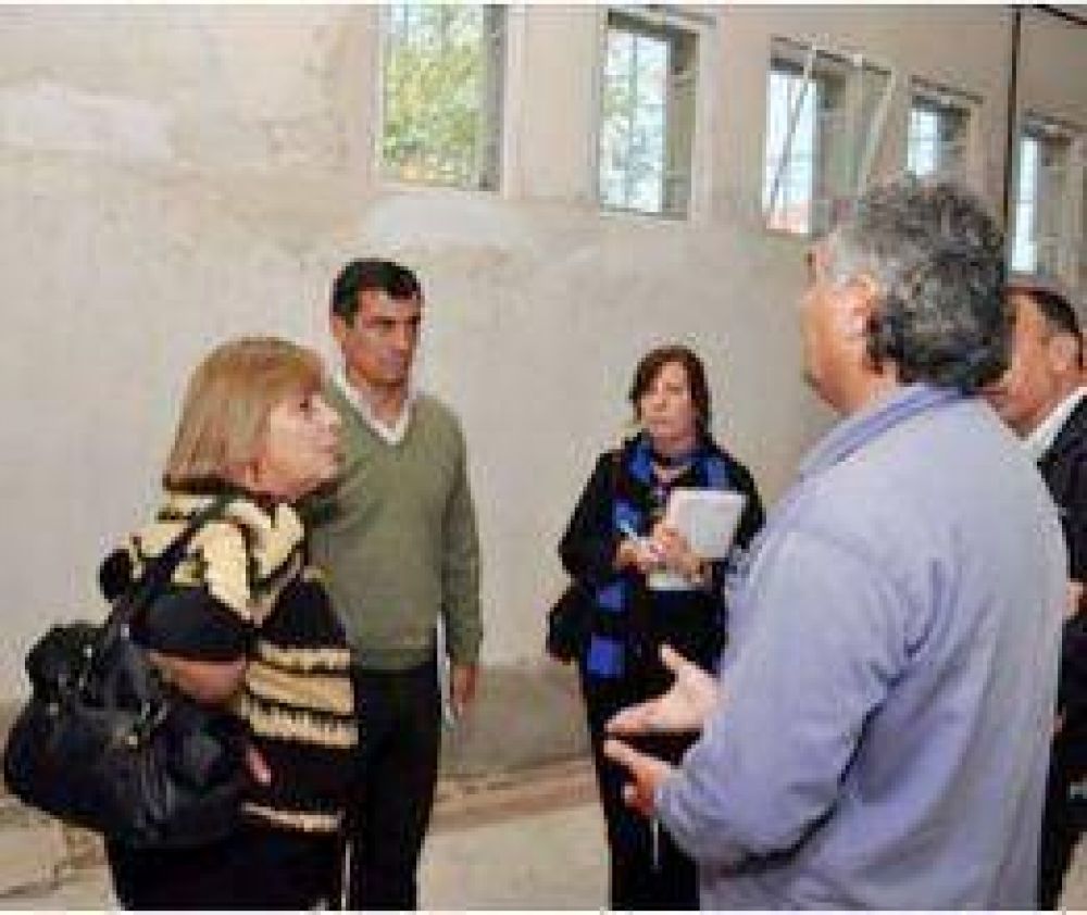 Escuela T�cnica 2: contin�an las obras  