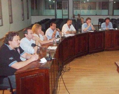 Por ausencia del Estado municipal, peligroso foco contaminante en el Barrio del Cementerio.