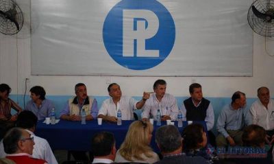 Los liberales anti k se re�nen en Convenci�n para evadir la intervenci�n