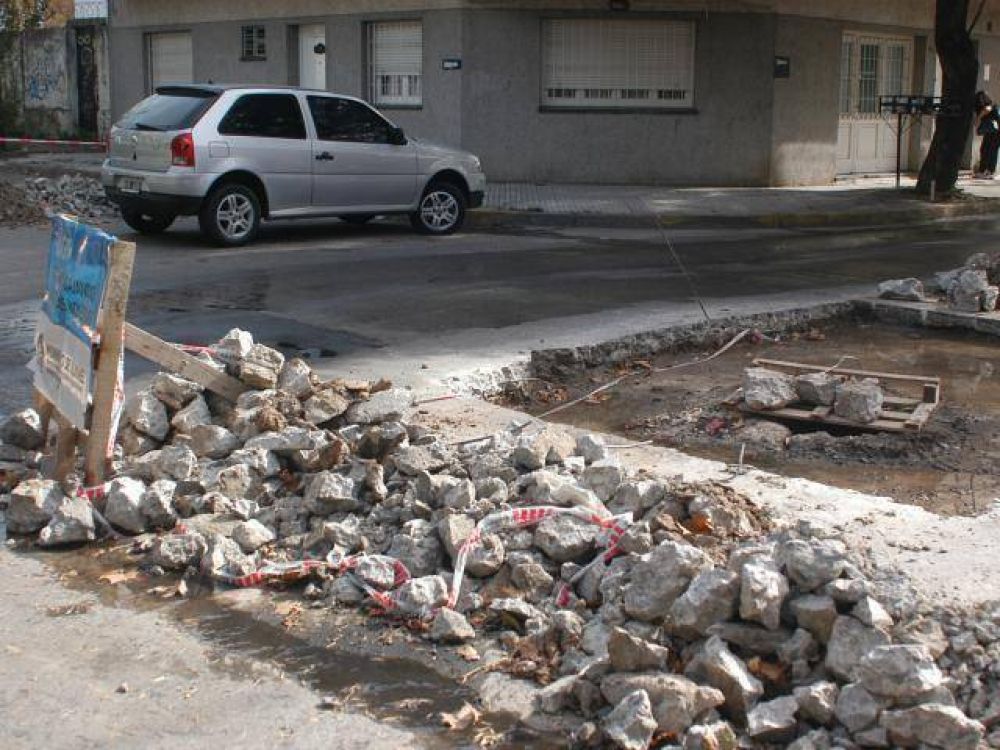 Queja vecinal por un bache