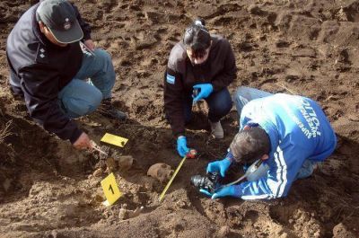 Hallan huesos humanos en una cantera de Jun�n de los Andes