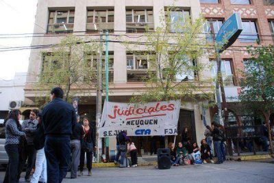 El TSJ de Neuqu�n descontar� los d�as no trabajados a los judiciales