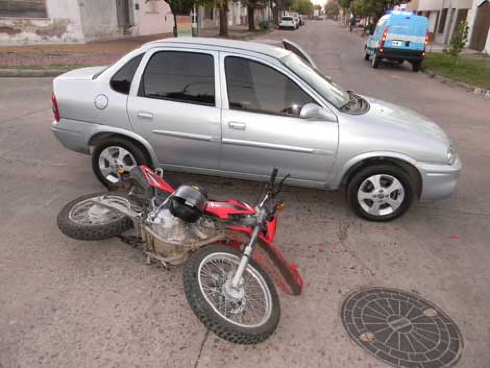 Choque en la esquina de Miguel Calder�n y Coronel Su�rez 