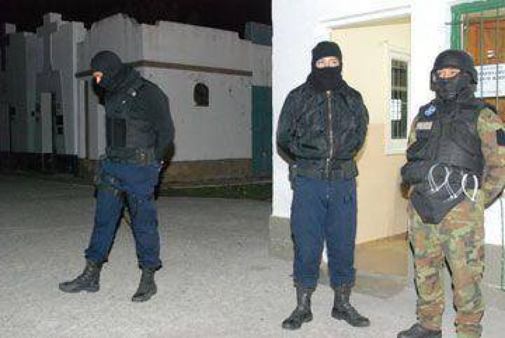 Investigan a municipales por causa de droga
