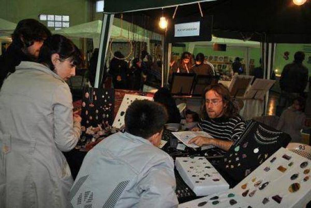 Se realiza una nueva edici�n de la Feria Provincial de Artesanos y Manualistas