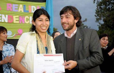 J�venes de Coronel Moldes se capacitaron en oficios