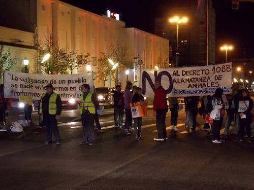 Protesta contra programa de tenencia responsable