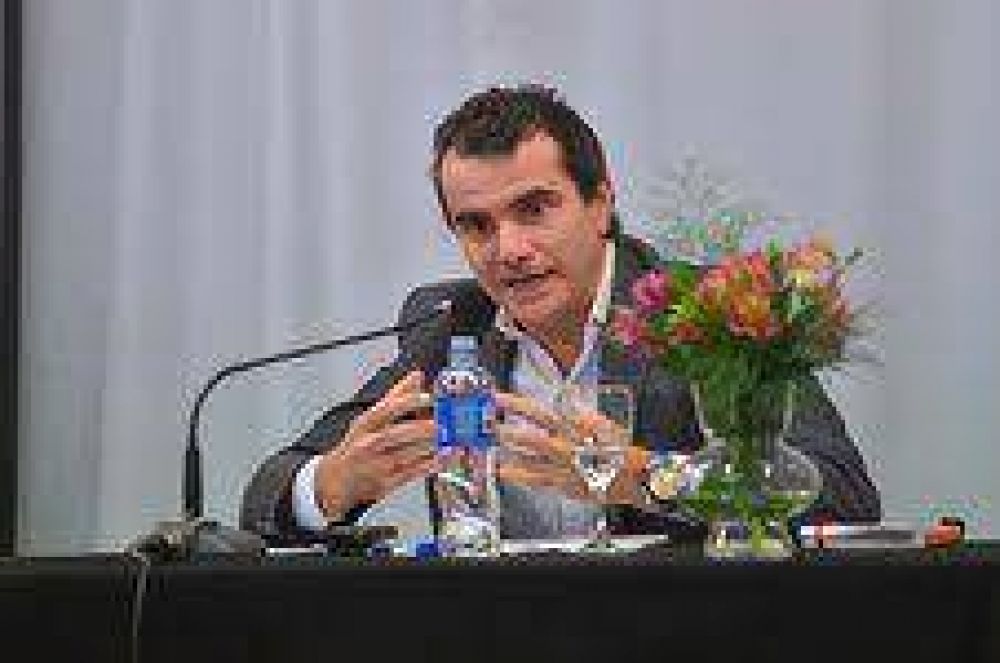 Paulino Rodrigues disert� sobre �Argentina y los Escenarios Pol�ticos en 2013″