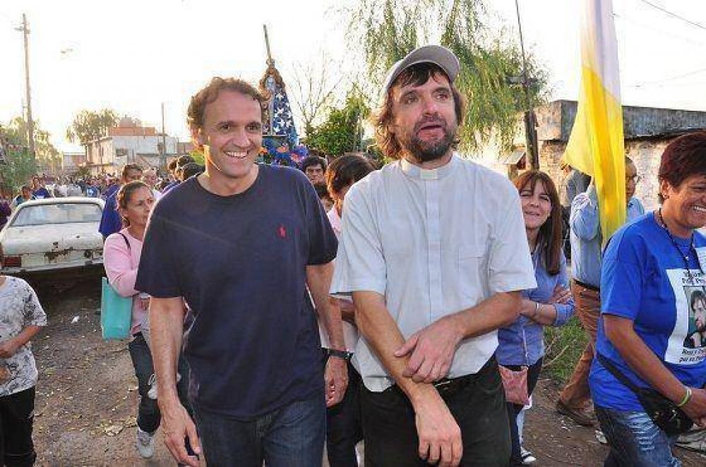 Katopodis y Mariotto participaron de un homenaje a Mugica en San Mart�n