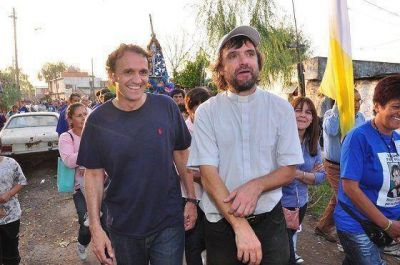 Katopodis y Mariotto participaron de un homenaje a Mugica en San Mart�n