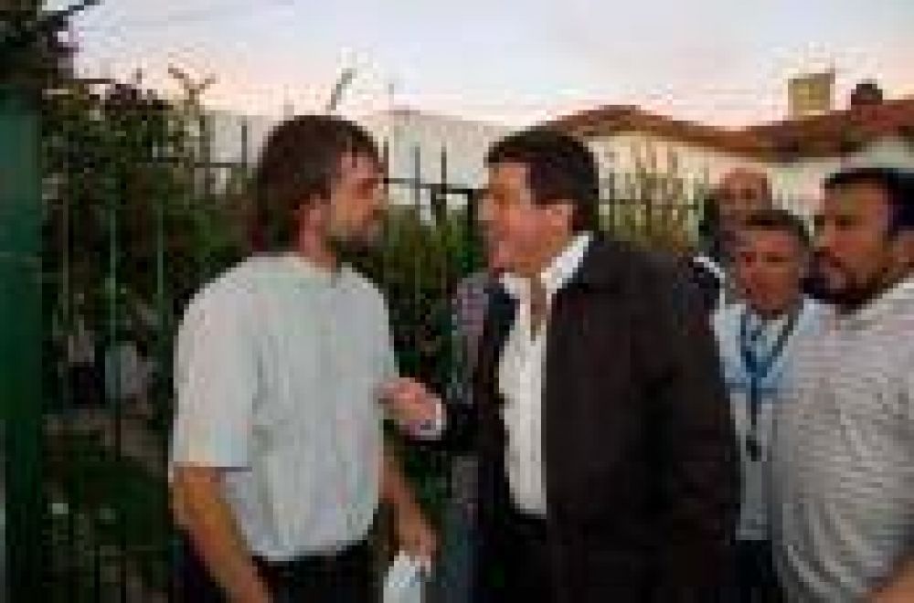 Mariotto encabez� un homenaje al Padre Mugica
