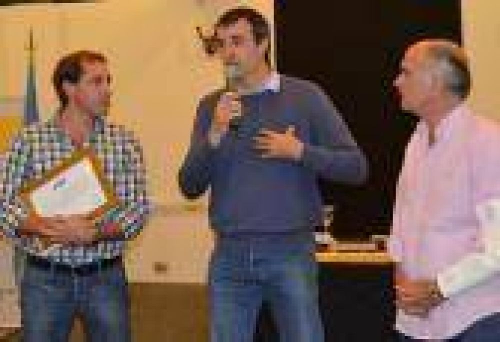 Bullrich, Grindetti y Garro encabezaron Congreso de Educaci�n en La Plata