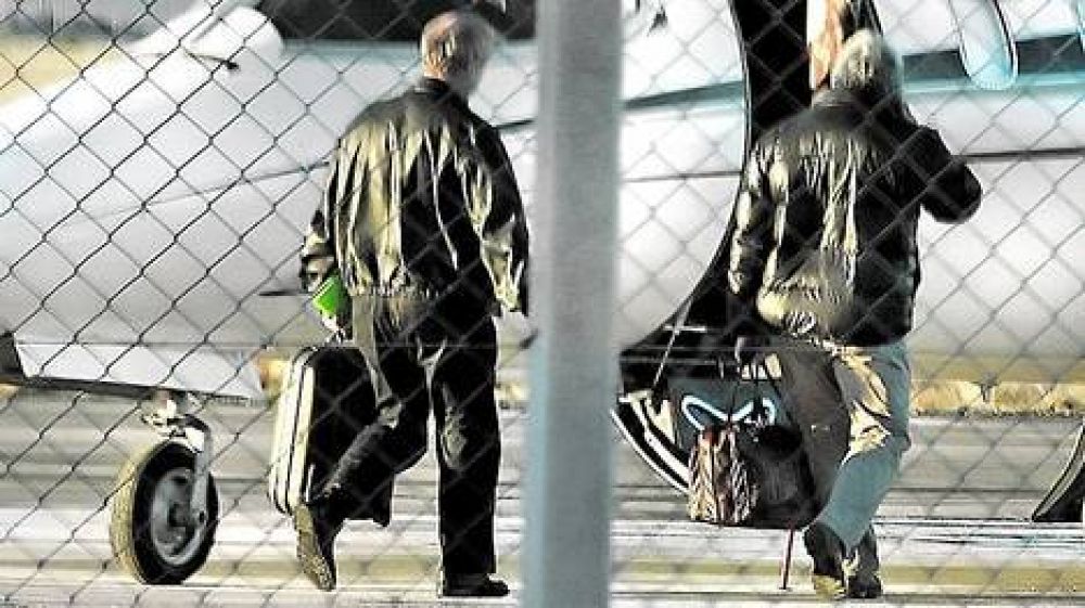 Confirman que compraron un avi�n para trasladar las valijas con plata sucia