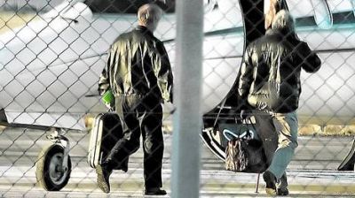 Confirman que compraron un avi�n para trasladar las valijas con plata sucia