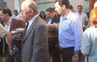 Familiares y amigos del ex rector de la UCC le dieron el �ltimo adi�s