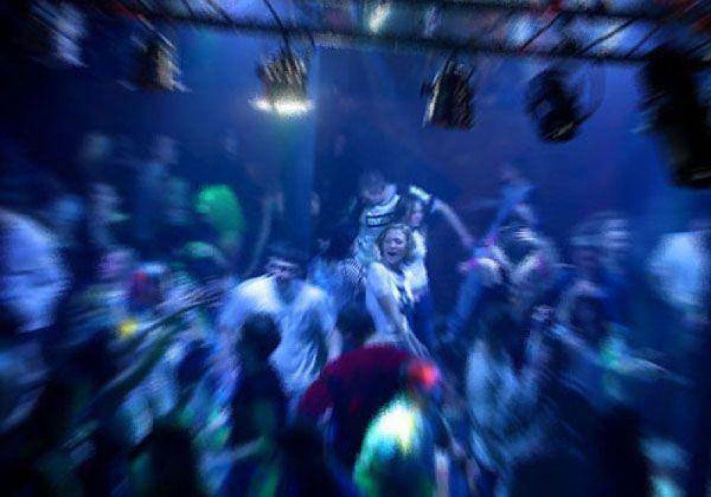 Intentan poner l�mites al descontrol de la noche neuquina 