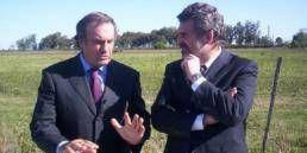 Rossi dijo que �l "no roba" en ning�n "mercadito", como Reutemann 