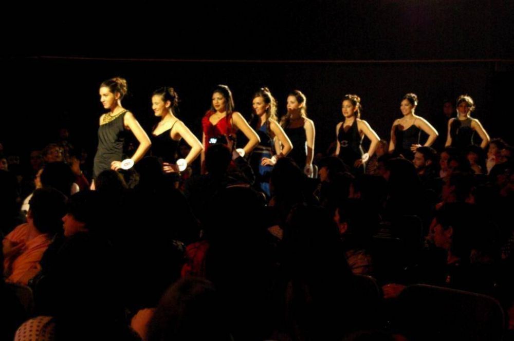 Inscripci�n para la elecci�n de la Reina de la Noche M�s Larga