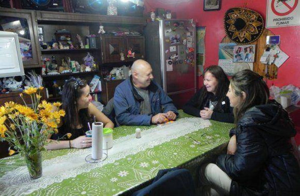 El Senador y la Concejal Colazo recorrieron los Barrios Costanera y Progreso