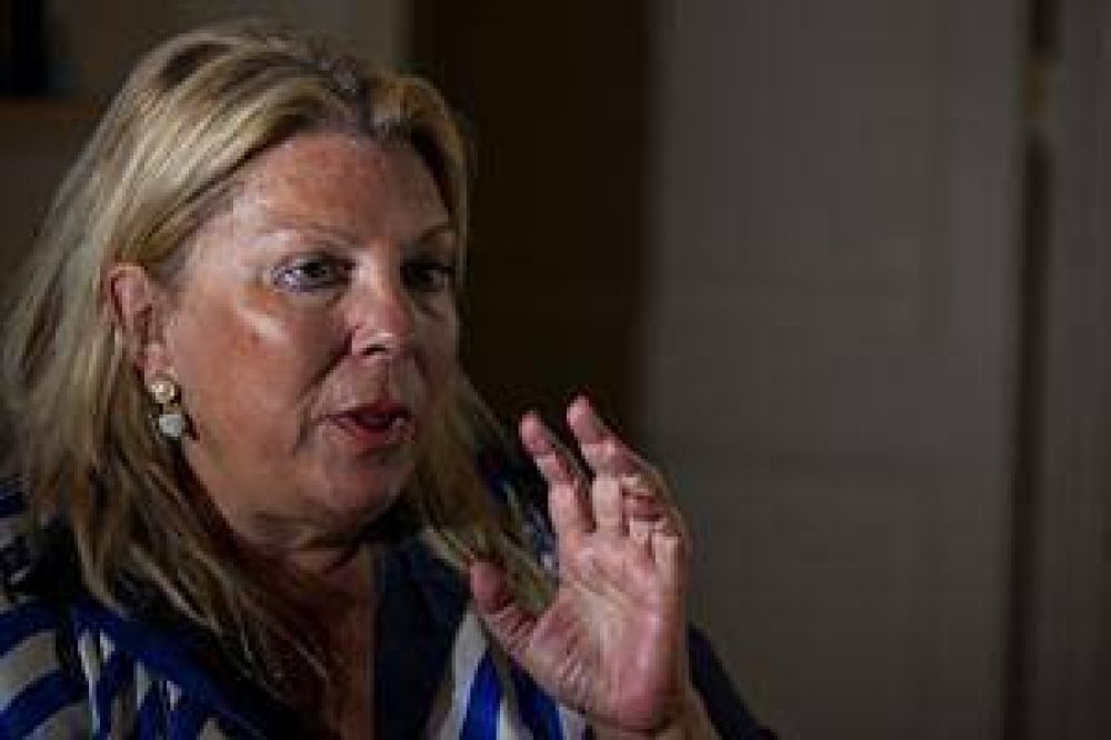 Elisa Carri�: "El Gobierno se est� yendo del poder y va por todo"