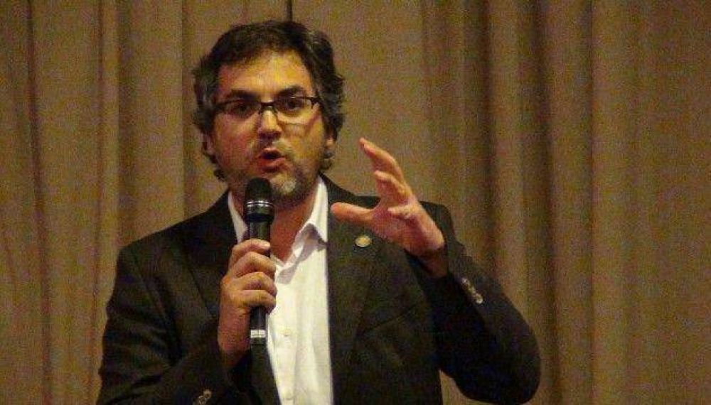 Gentili: �Ante la emergencia, toda la pol�tica debe hacerse cargo�