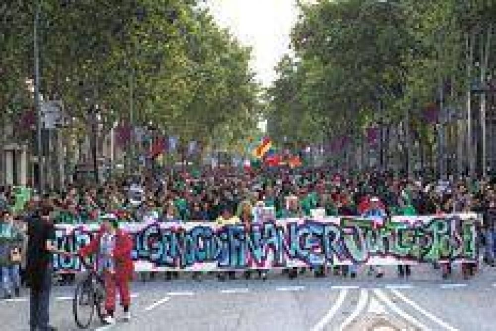 Los indignados vuelven a las calles