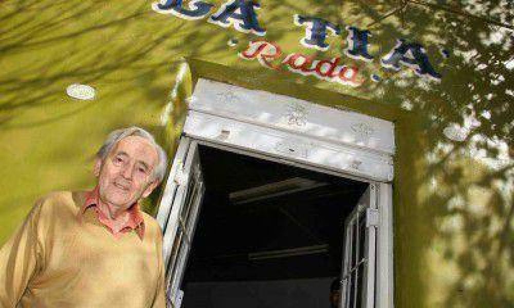El mozo socialista que huy� de Pinochet, se instal� en Mendoza y vive de la propina