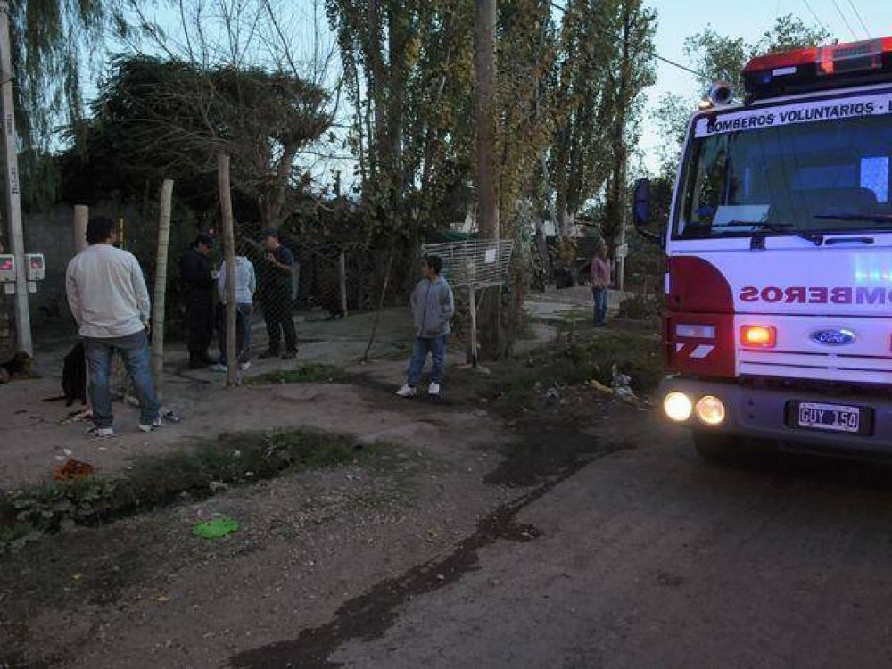 Un ni�o de 3 a�os est� muy grave luego haber sido alcanzado por un incendio en su casa de Luj�n