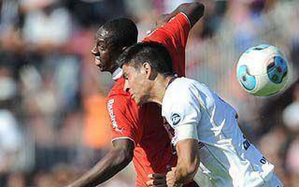 En un flojo partido, el Granate igual� y se qued� sin punta