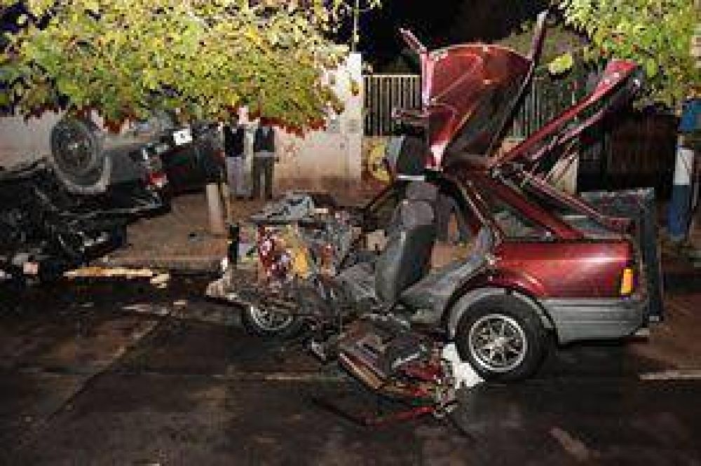 Dos muertos y dos j�venes graves en distintos accidentes