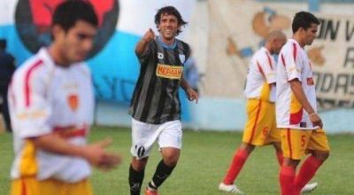 Sarmiento apenas empat� y espera un milagro
