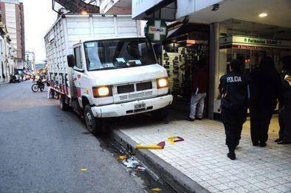 Adolescente grave tras ser atropellado por un cami�n