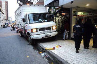 Adolescente grave tras ser atropellado por un cami�n