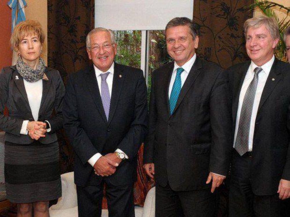 Empresarios polacos interesados en invertir