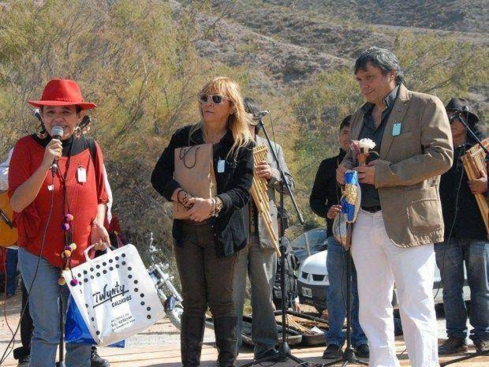 Tumbaya brill� con feria de papa y cultivos andinos