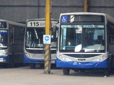 Un paro sorpresivo de la Empresa Mixta deja sin colectivos a usuarios de nueve l�neas rosarinas