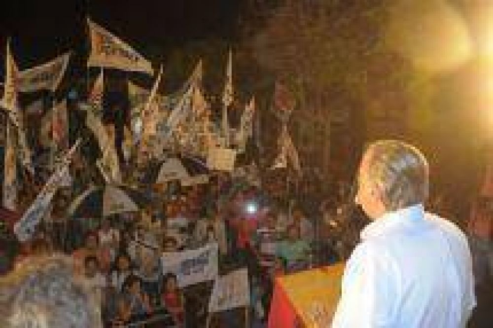 Multitudinario apoyo de la militancia Peronista a la candidatura de Rodolfo Urtubey