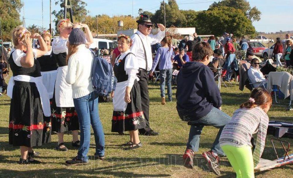 Masiva asistencia a la fiesta de la Kerb en Colonia Nievas