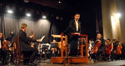 La Sinf�nica regal� un impecable concierto a beneficio de la Casa de Helen