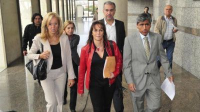 Transporte: se fue otro funcionario, Heredia sigue, pero sin respaldo pol�tico