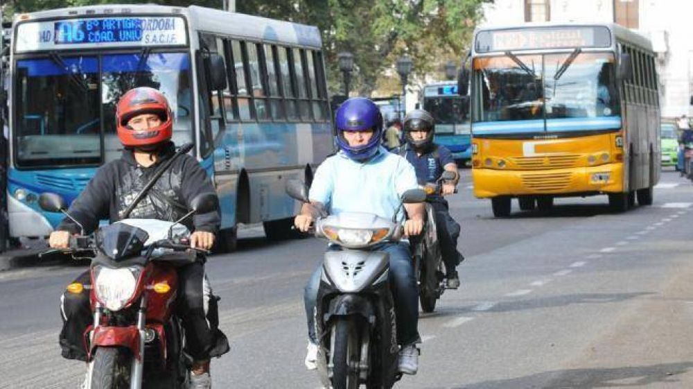 Menos pasajeros en el transporte urbano