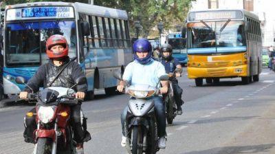 Menos pasajeros en el transporte urbano