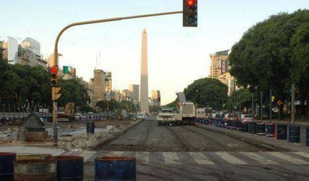 Denuncian penalmente a Macri por obras del Metrob�s en la 9 de Julio