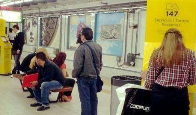 La Ciudad abre terminales interactivas en el subte